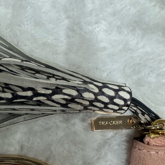 Elegant Pink Wristlet Clutch - Picture 4 of 4